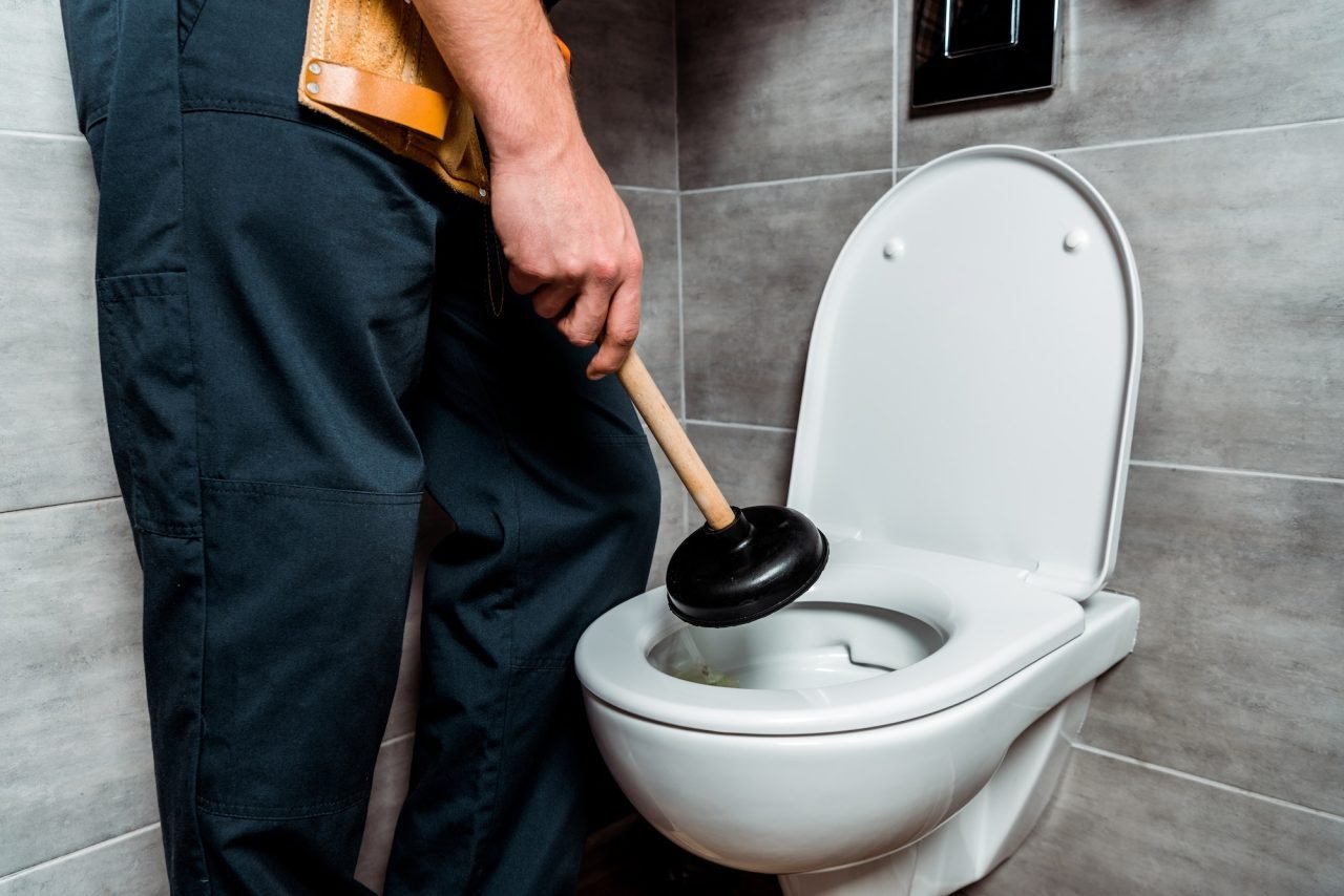Fast toilet repair and replacement services in Weehawken apartments